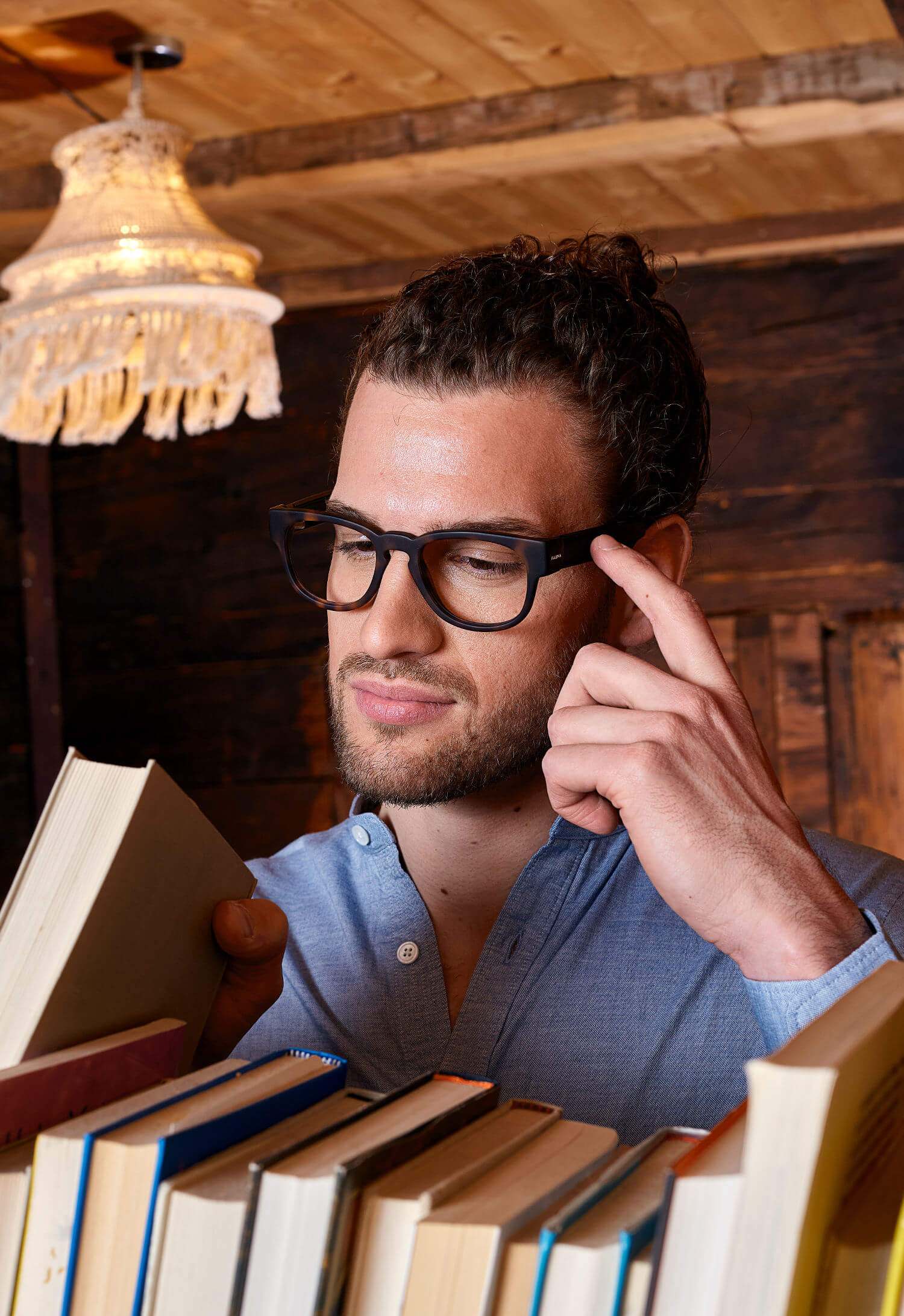 Your perfect companion for everyday. Listen to music or podcasts with Fauna audio glasses.